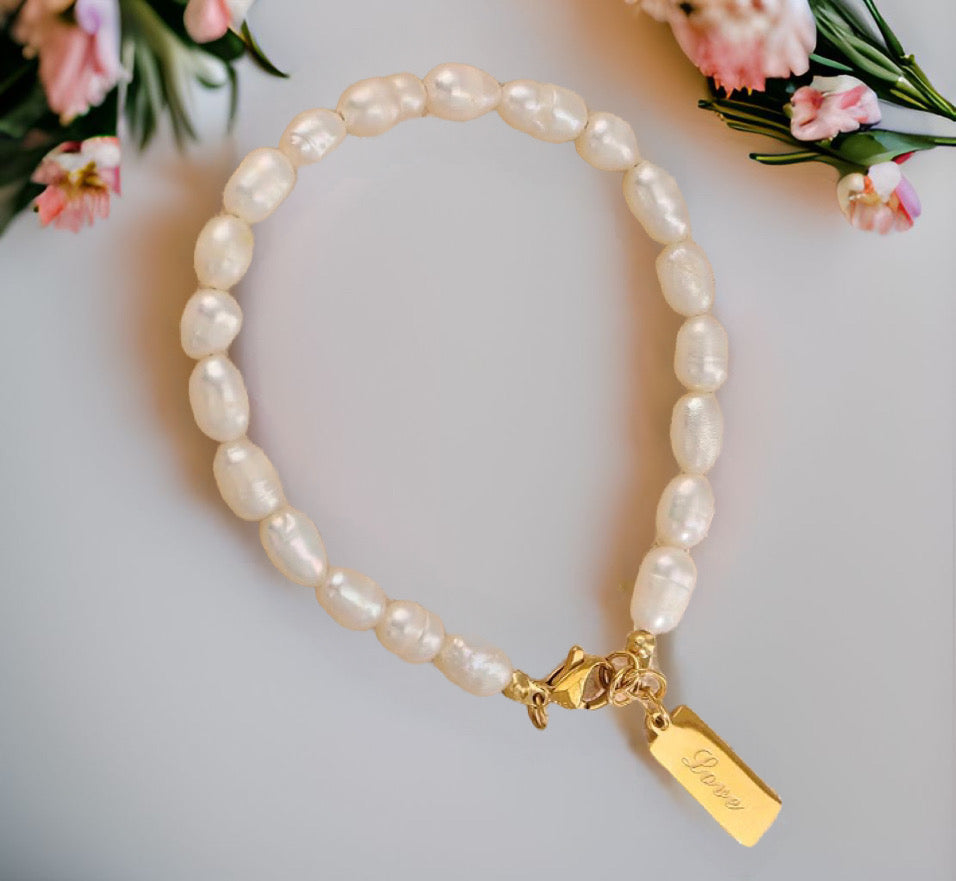 Elegant Baroque Freshwater Pearl 18K Gold Plated Love Plate Bracelet